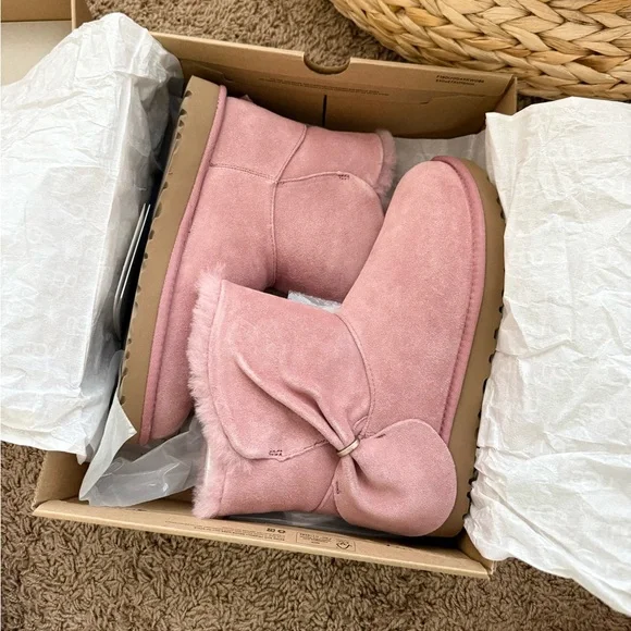 UGG Classic Mini Twist bow pink boots - Picture 2 of 6